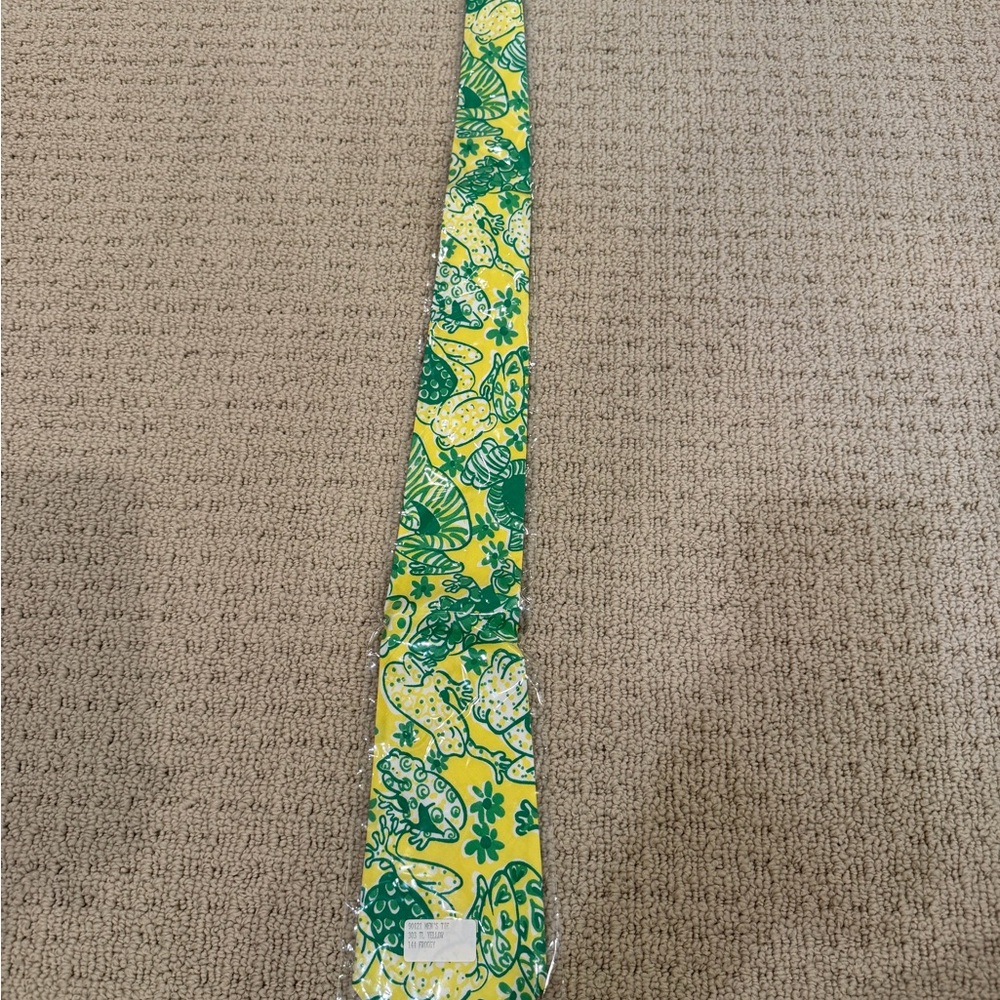 NWT Men’s Lilly Pulitzer Yellow-Green Frog Floral Tie